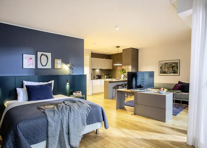 The Flag Oskar M. 4*