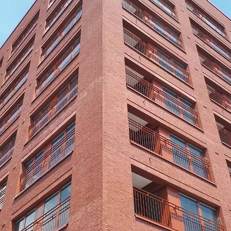 The Flag Oskar M. מלון דירות 4*